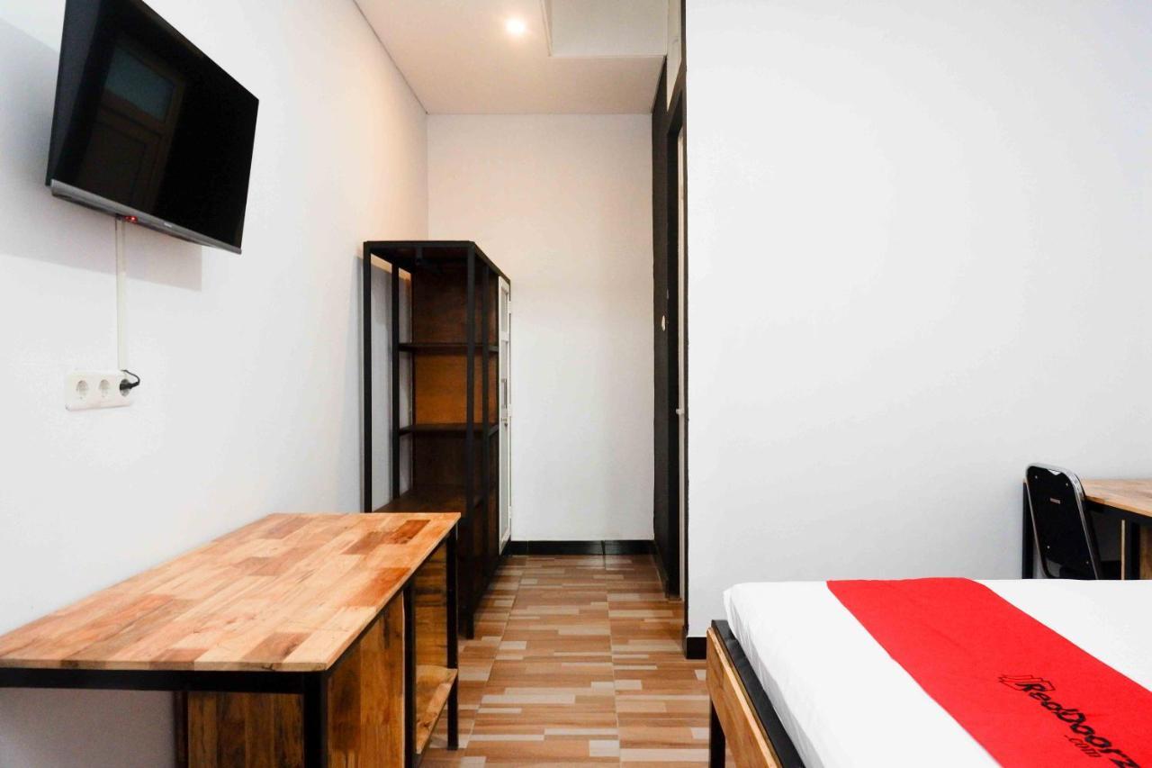 Reddoorz Plus Near Patung Kuda Undip Jatingaleh ภายนอก รูปภาพ