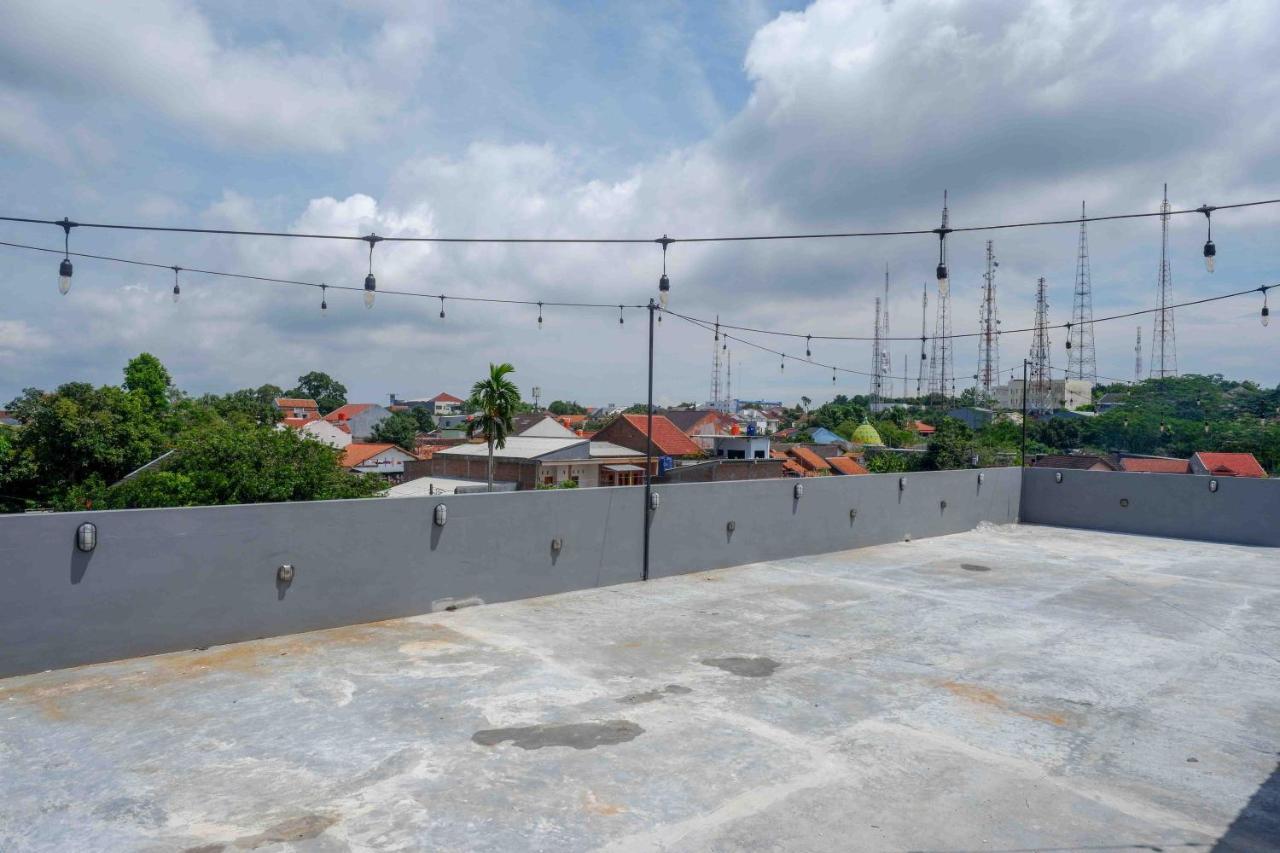 Reddoorz Plus Near Patung Kuda Undip Jatingaleh ภายนอก รูปภาพ
